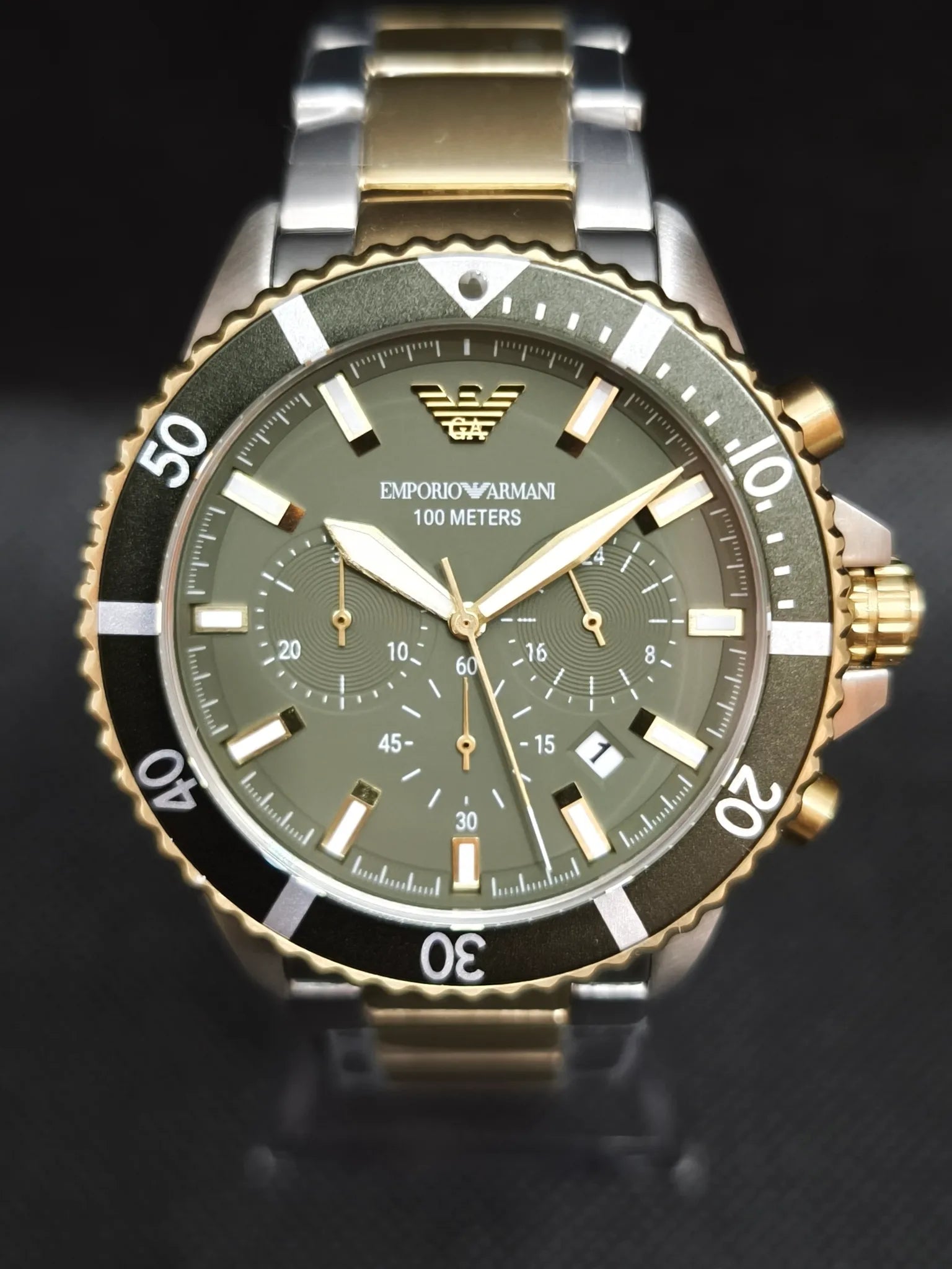 Reloj Emporio Armani AR11361 cronógrafo bicolor con esfera verde, vista frontal