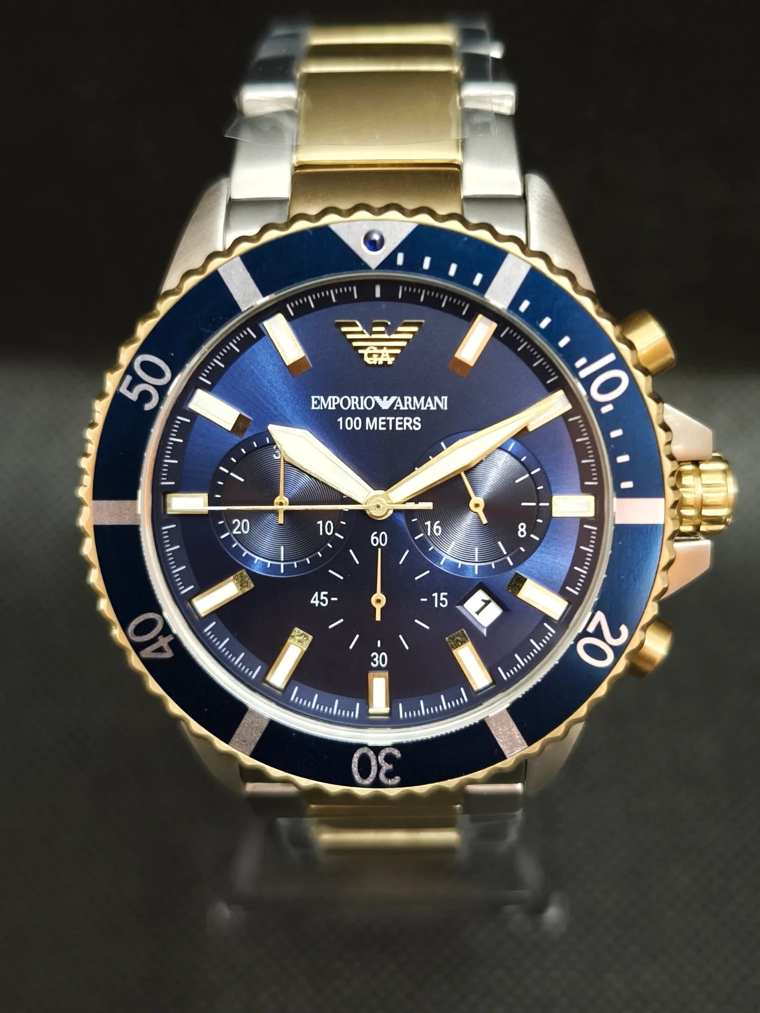 Emporio Armani AR11362 cronógrafo de hombre bicolor con esfera azul, vista frontal