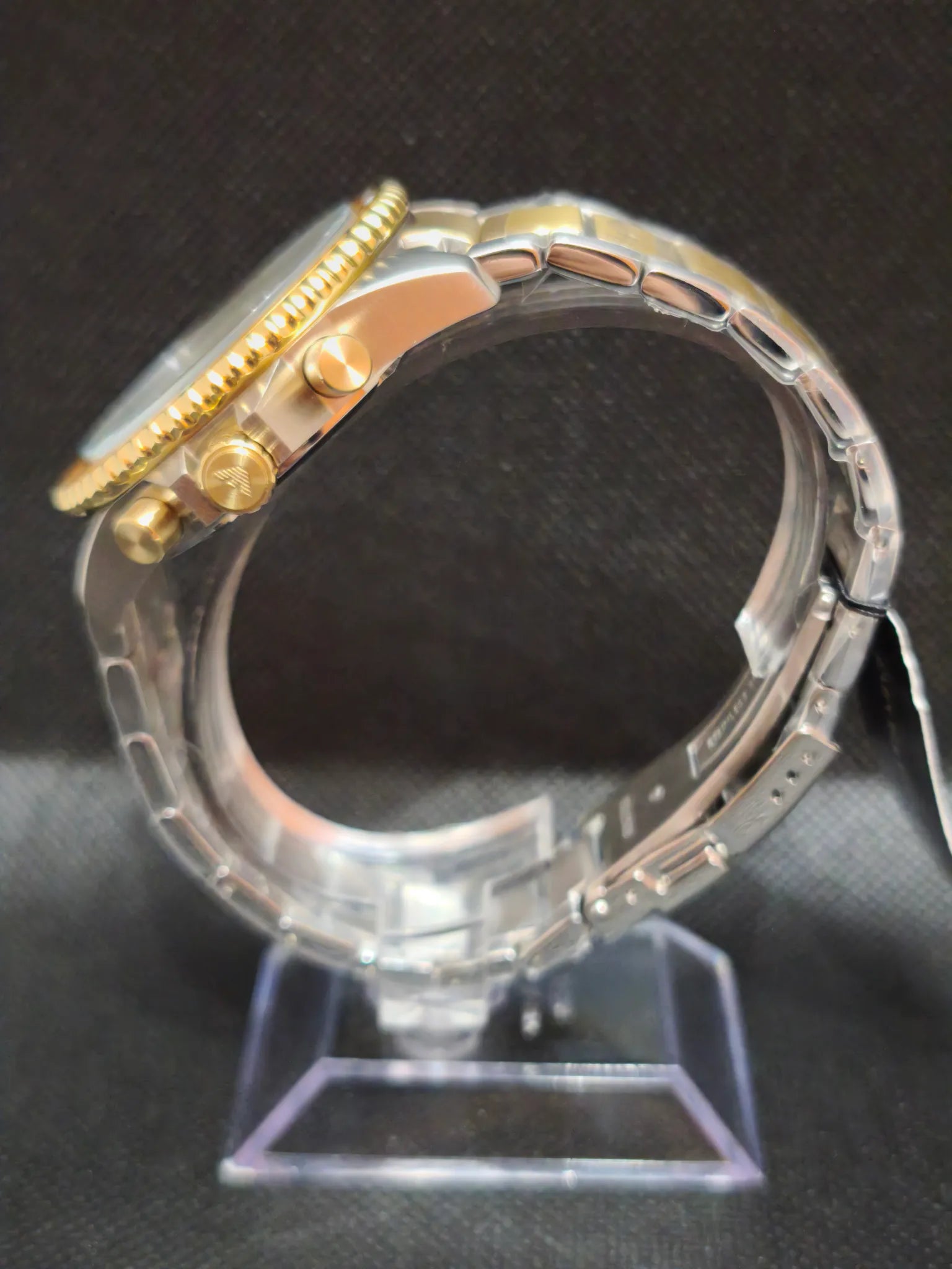 Reloj Emporio Armani AR11586 perfil con caja de 43 mm y cristal mineral