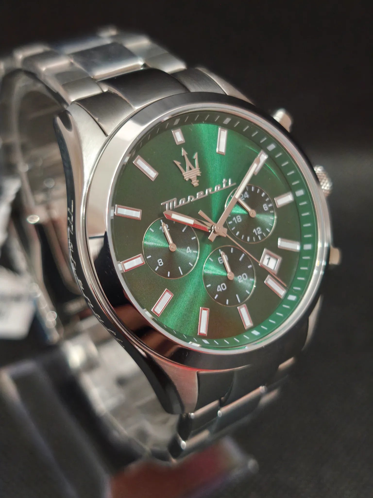 Reloj Maserati Attrazione R8853151011 – Doble horario (GMT) 43 mm Verde (5 ATM)