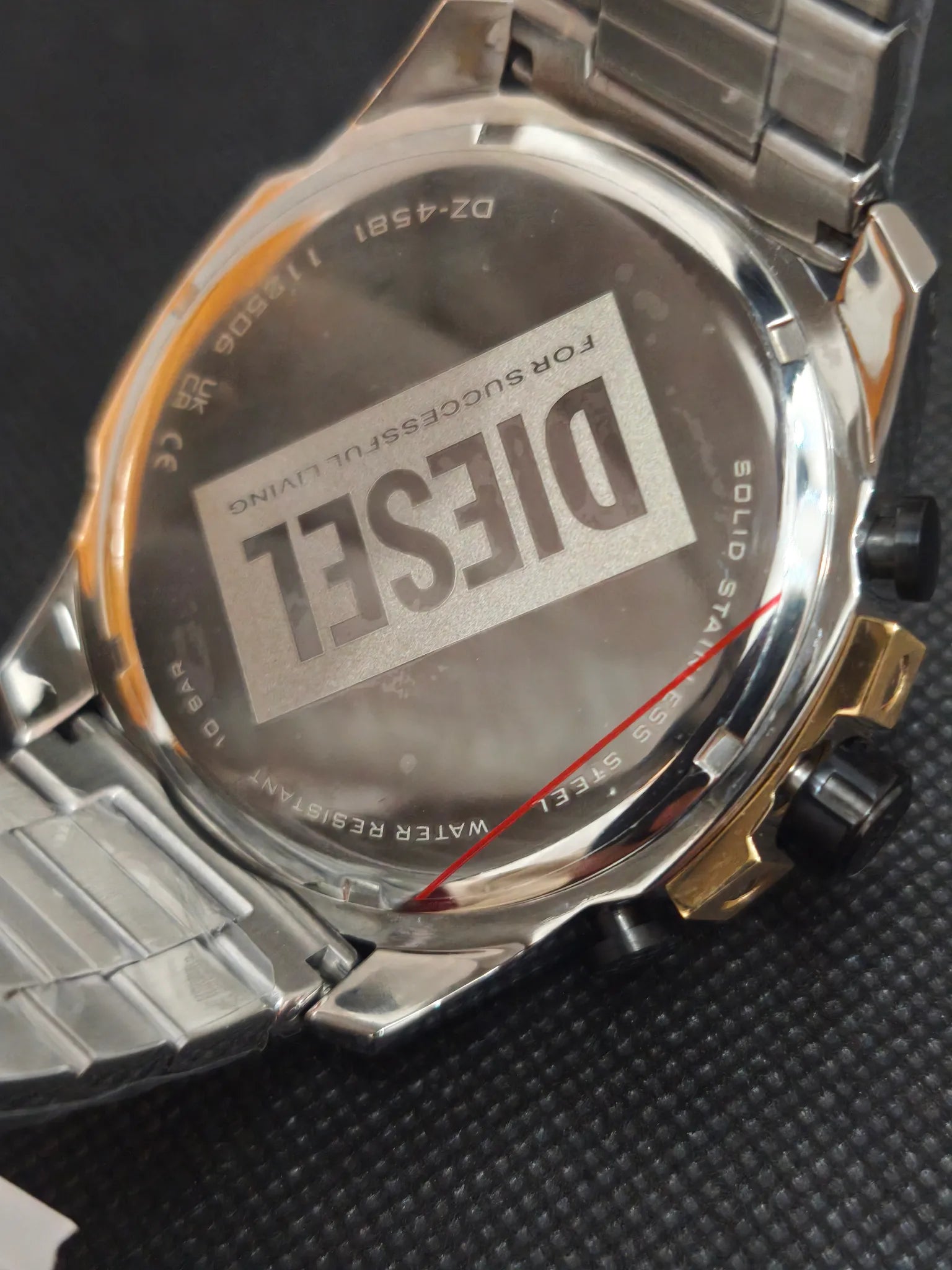 Reloj Diesel Mega Chief DZ4581 – Cronógrafo Hombre 51 mm Esfera negra sunray doble tono