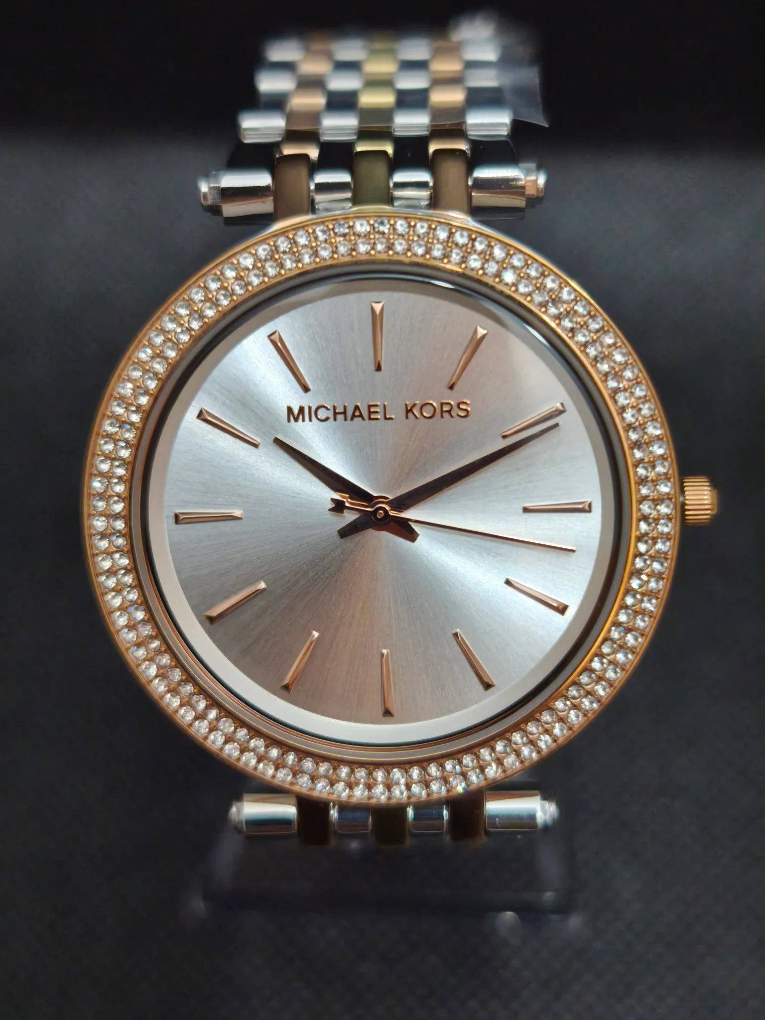 Reloj Michael Kors MK3203 Darci tricolor con bisel pavé, vista frontal