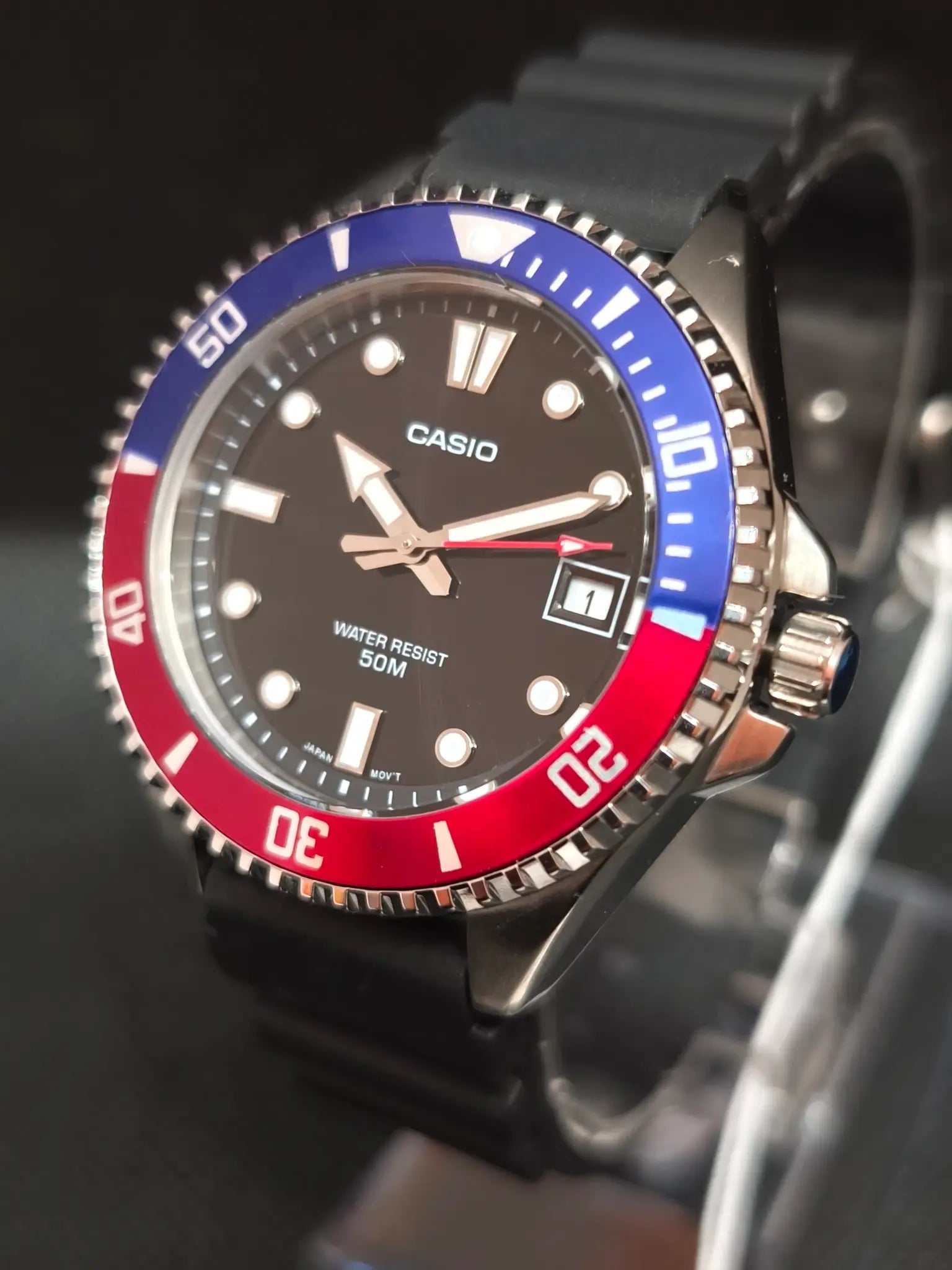 Reloj Casio para hombre color pepsi