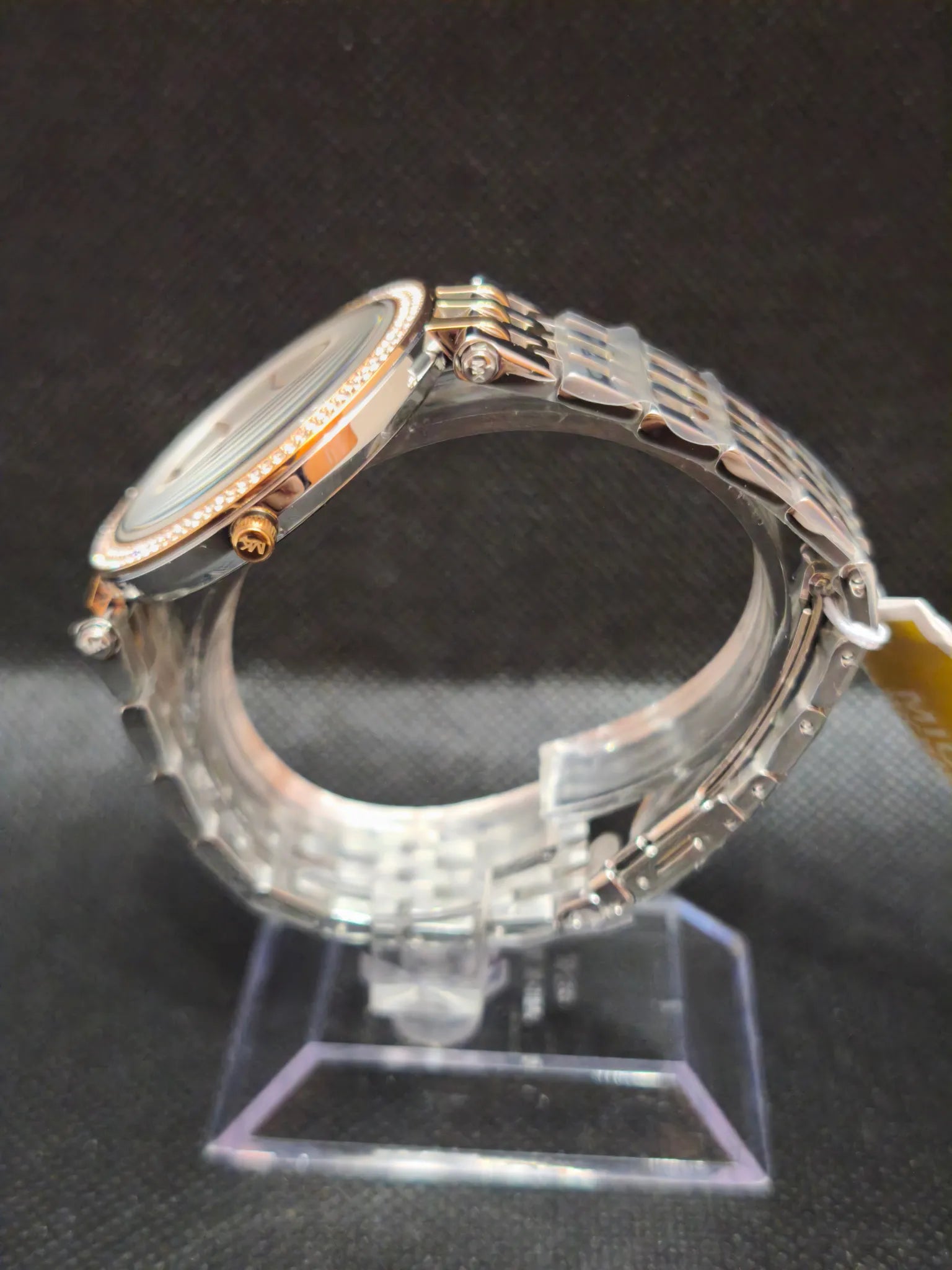 Reloj Michael Kors MK3203 Darci, perfil con cristal mineral y brazalete tricolor