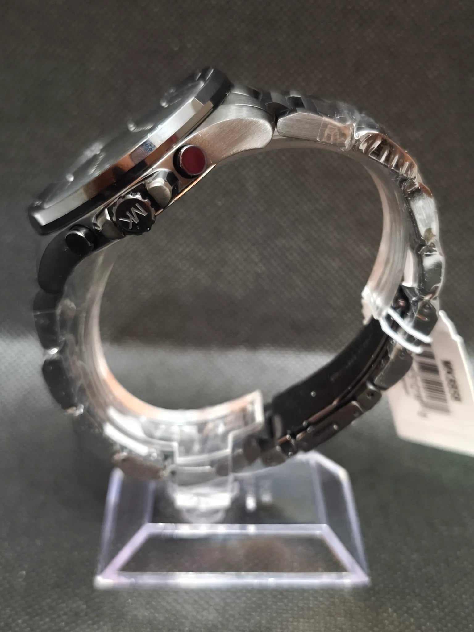 Reloj Michael Kors MK8858 perfil con cristal mineral y brazalete negro