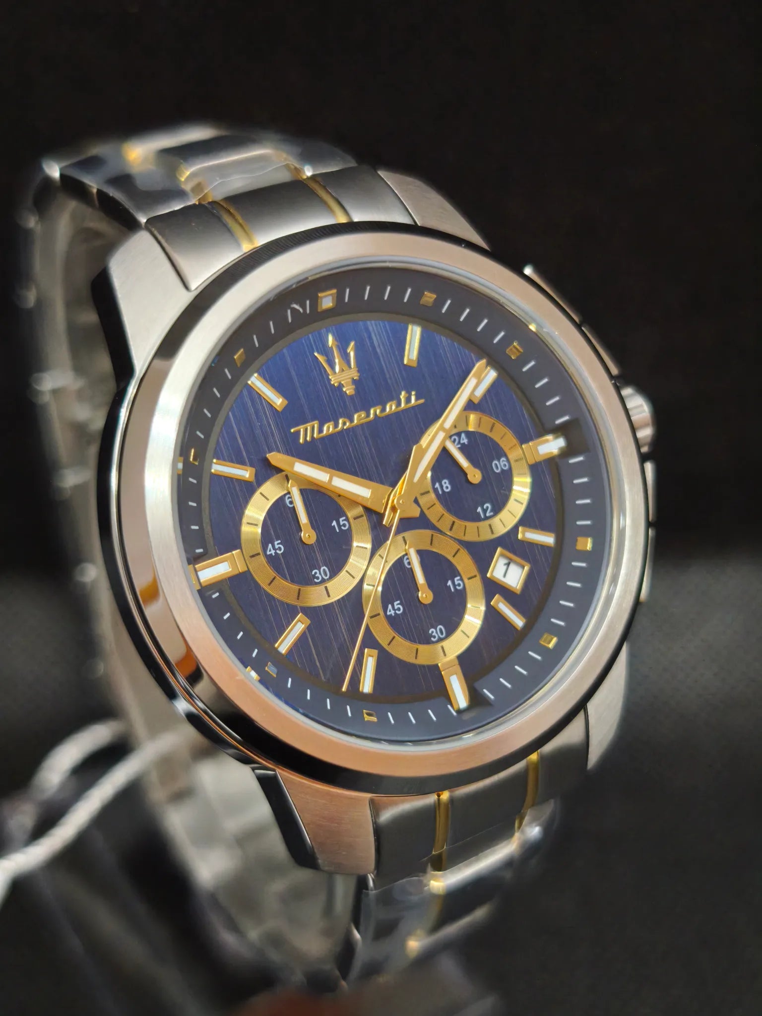 Reloj Maserati R8873621016 Successo, lateral opuesto mostrando el perfil