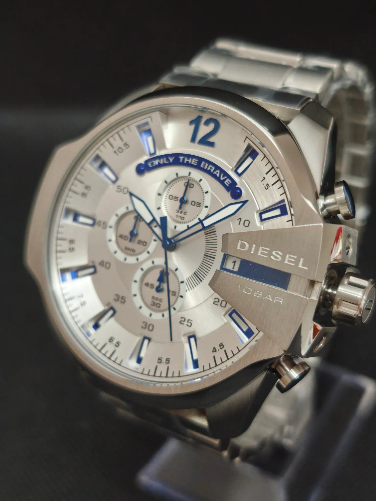 Reloj Diesel Mega Chief Cronógrafo 51 mm plateado detalles azules