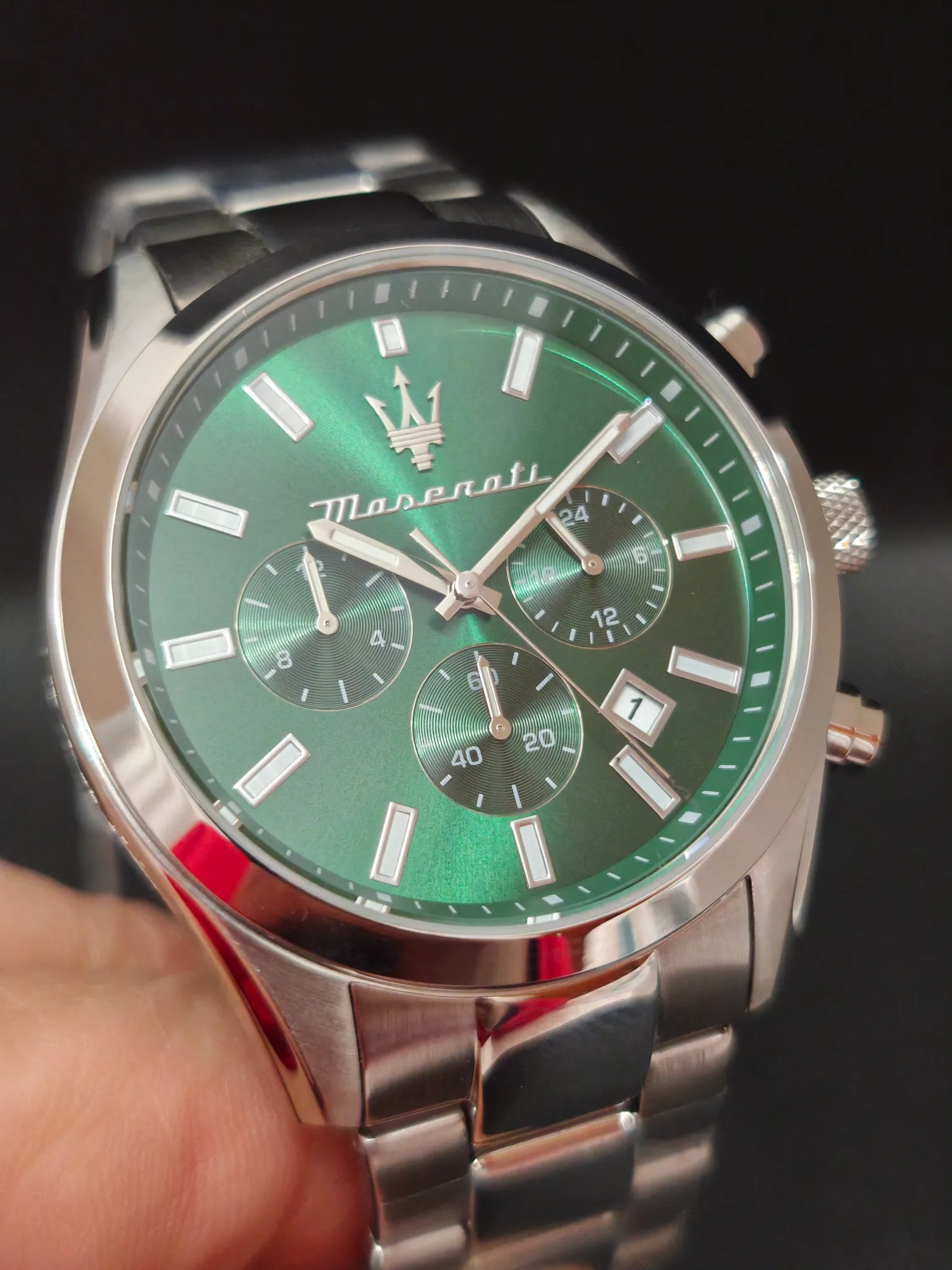 Reloj Maserati Attrazione R8853151011 – Doble horario (GMT) 43 mm Verde (5 ATM)