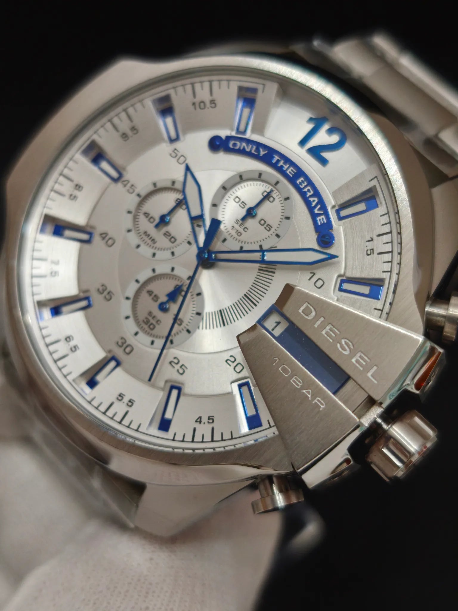 Reloj Diesel Mega Chief DZ4477 – Cronógrafo 51 mm plateado