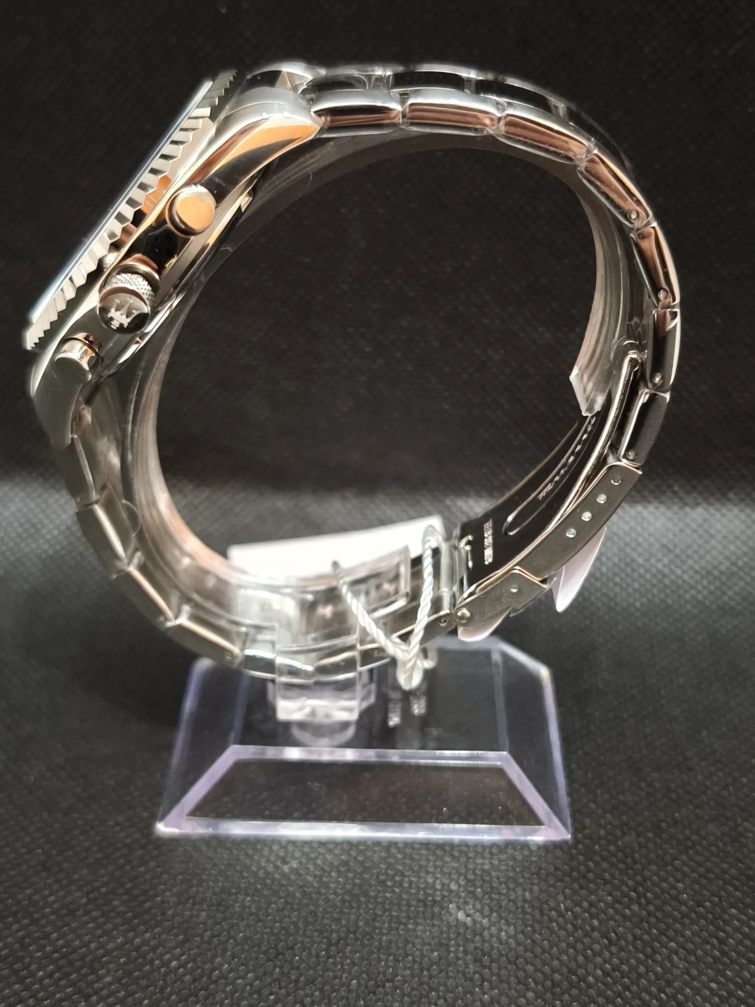 Reloj Maserati R8853100023 perfil con cristal mineral y 10 ATM