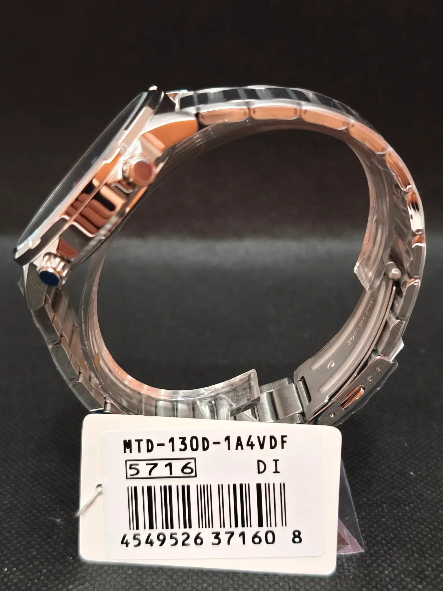 Vista lateral reloj Casio MTD-130D-1A4VDF caja 44 mm