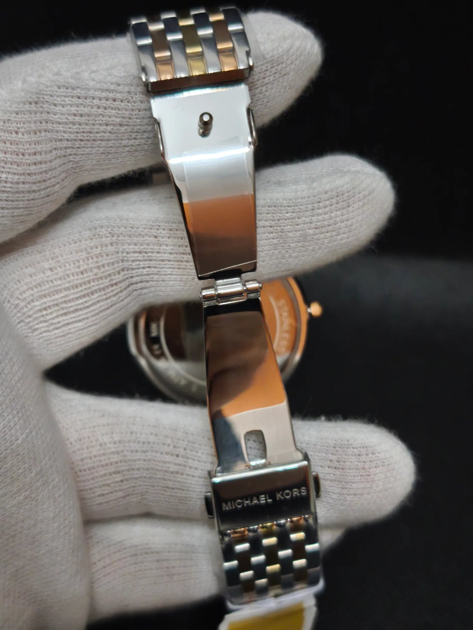 Reloj Michael Kors MK3203 Darci, brazalete tricolor por detrás y cierre