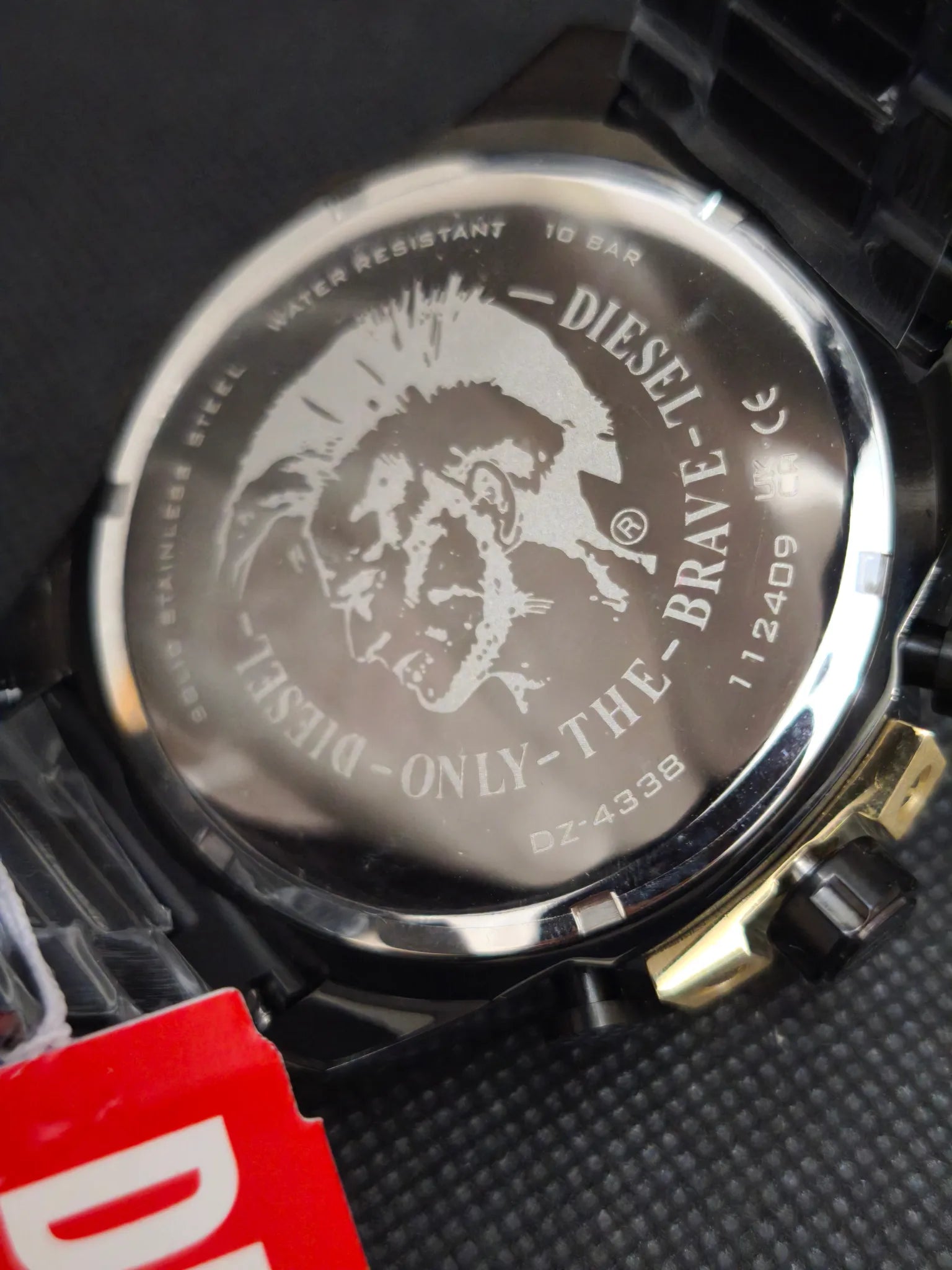 Reloj Diesel Mega Chief DZ4338 – Cronógrafo Hombre 51 mm Negro con detalles dorados