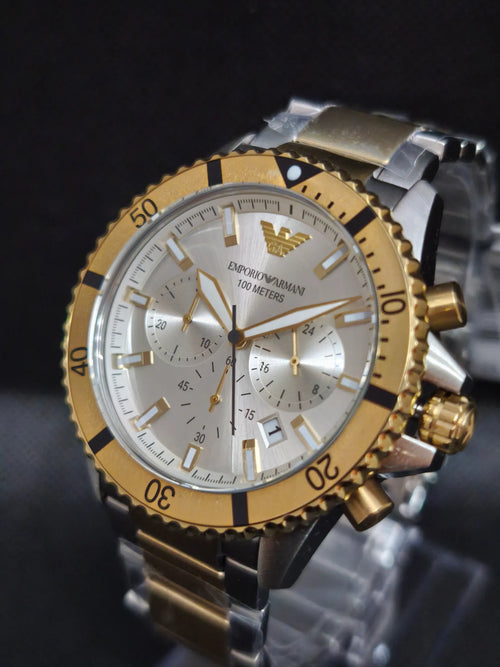 Reloj Emporio Armani AR11606 lateral con corona y pulsadores, caja 43 mm