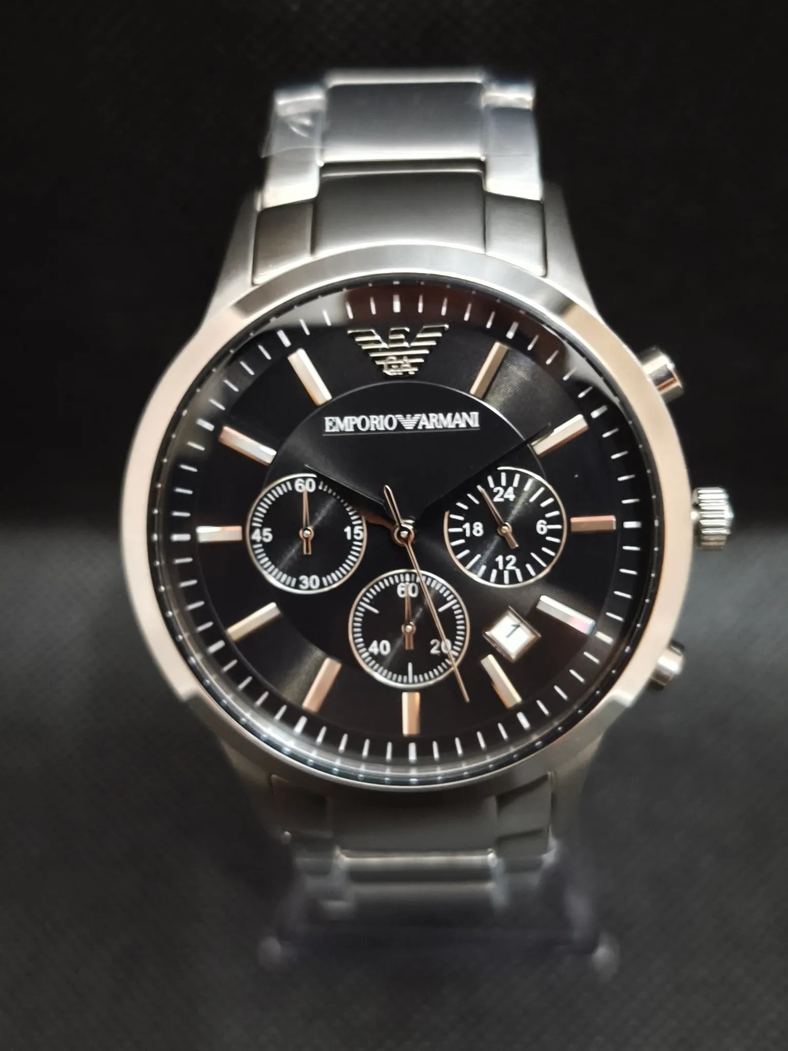 Reloj Emporio Armani AR2434 cronógrafo en acero, frontal con esfera negra