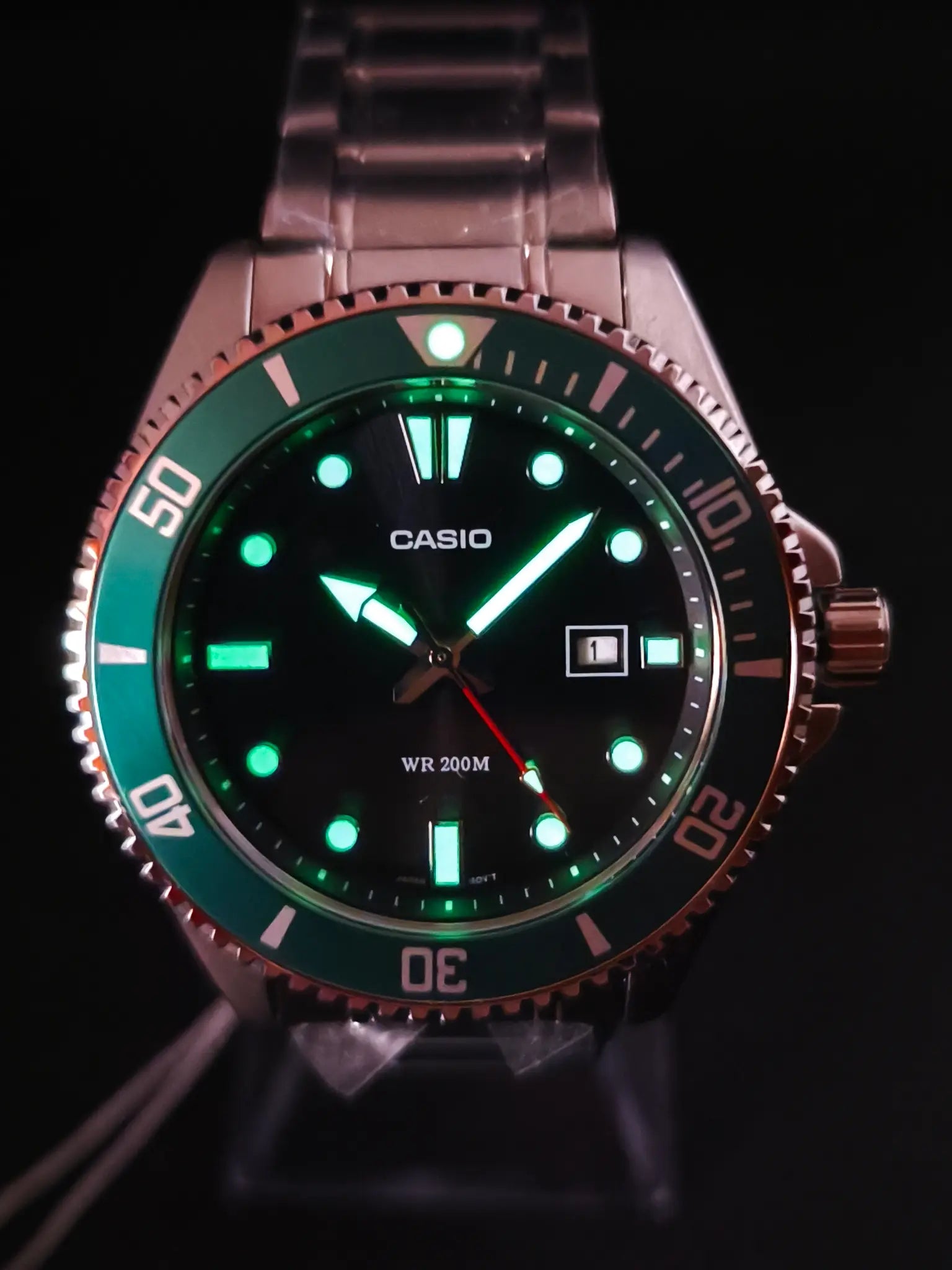 Reloj Casio MDV-107D-3AVDF – Estilo Diver Hombre 46,3 mm Bisel Verde 200 m