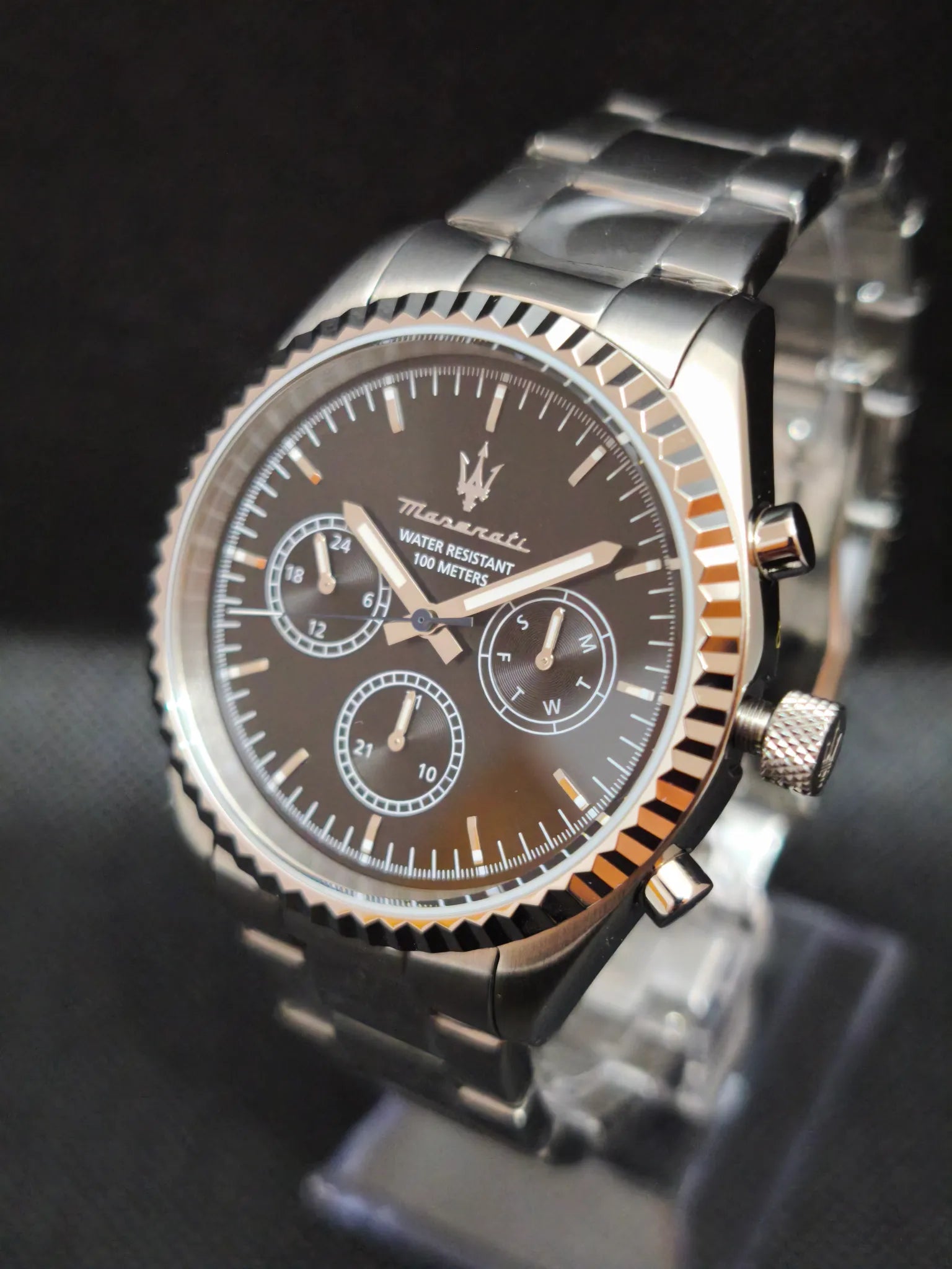 Reloj Maserati R8853100023 lateral con corona; caja 43 mm