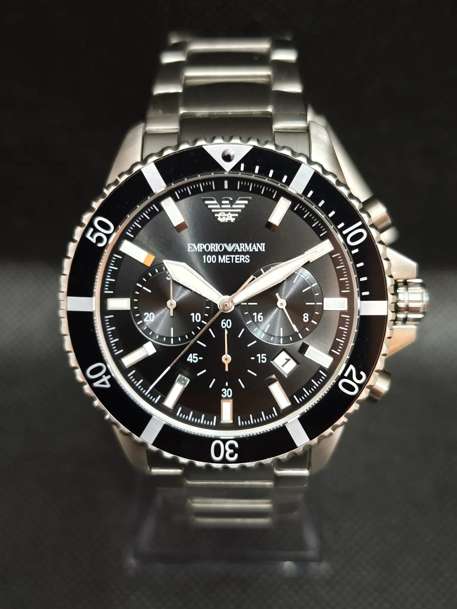 Reloj Emporio Armani AR11360 cronógrafo de hombre con esfera negra y bisel negro numerado