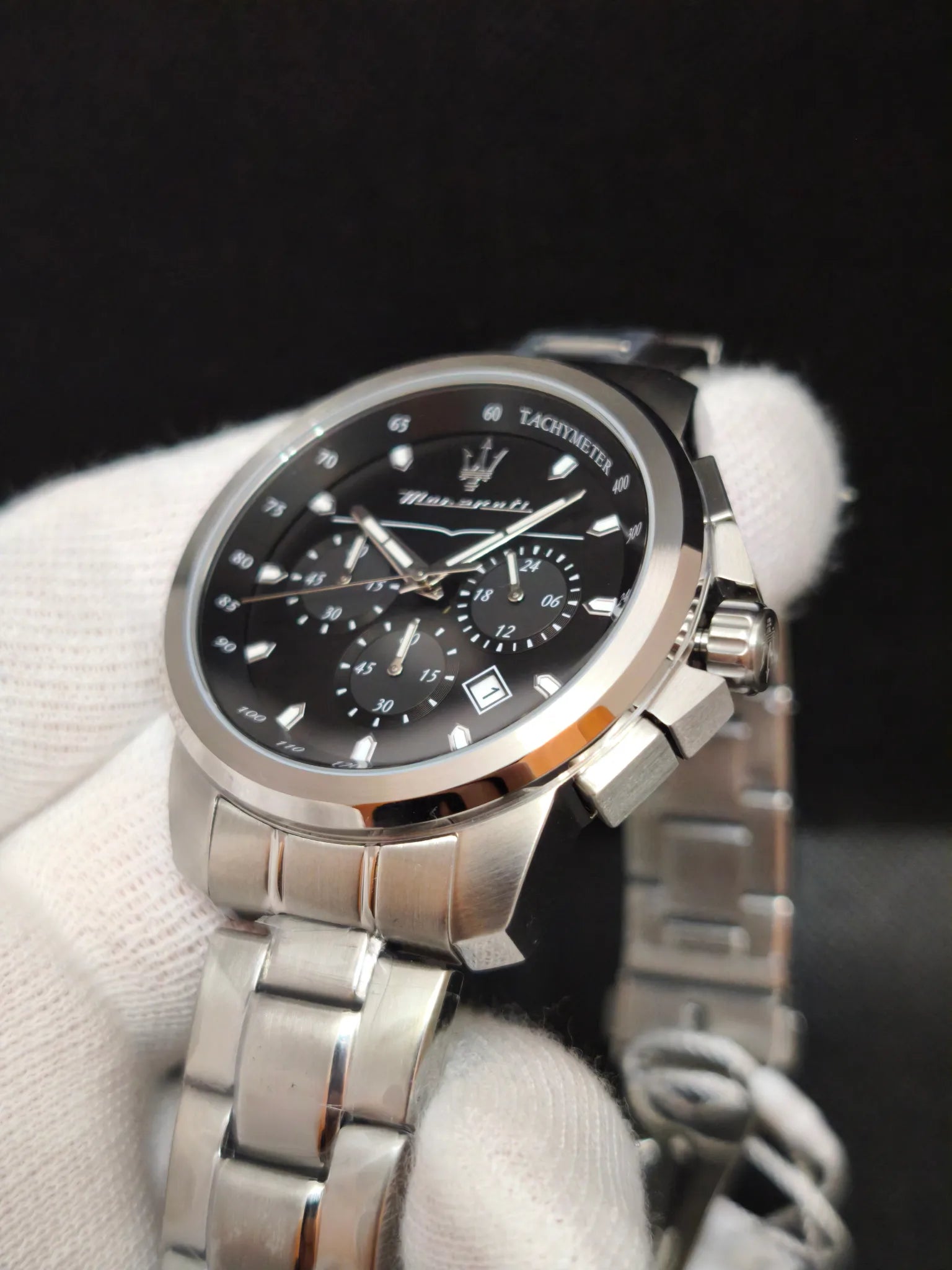 Perfil del R8873621001 con corona y pulsadores del cronógrafo