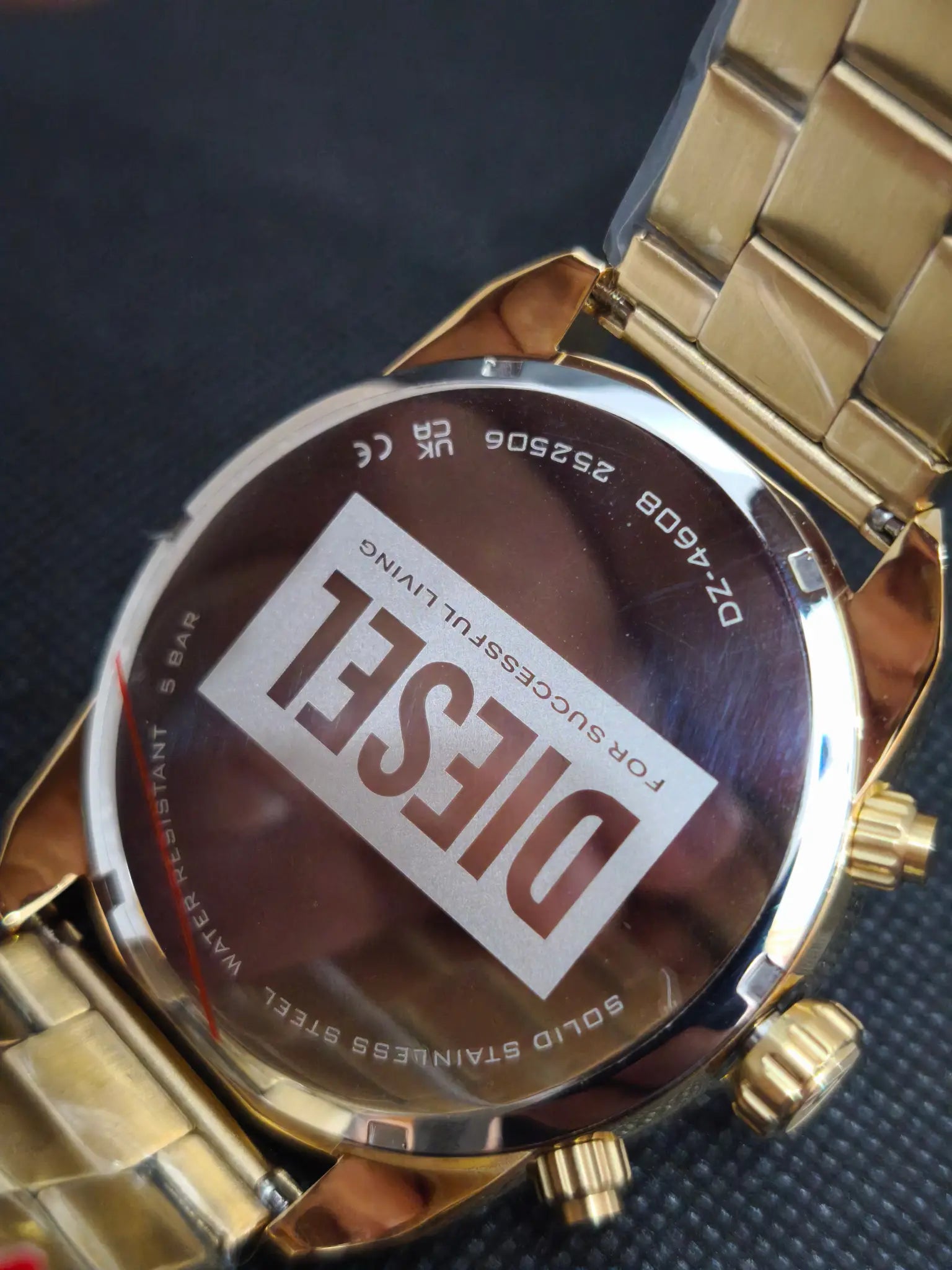 Reloj Diesel Spiked DZ4608 – Cronógrafo Hombre 49 mm Dorado Total Gold