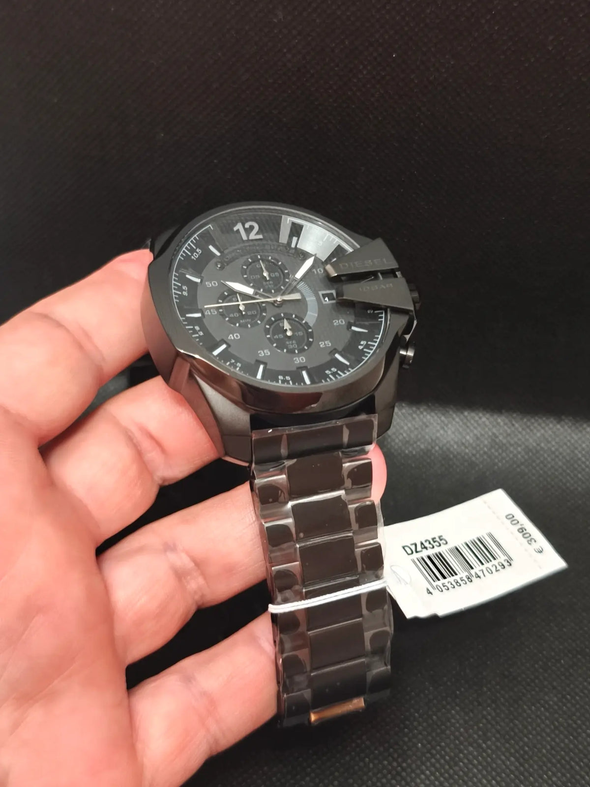 Vista lateral reloj Diesel DZ4355 caja oversize negra