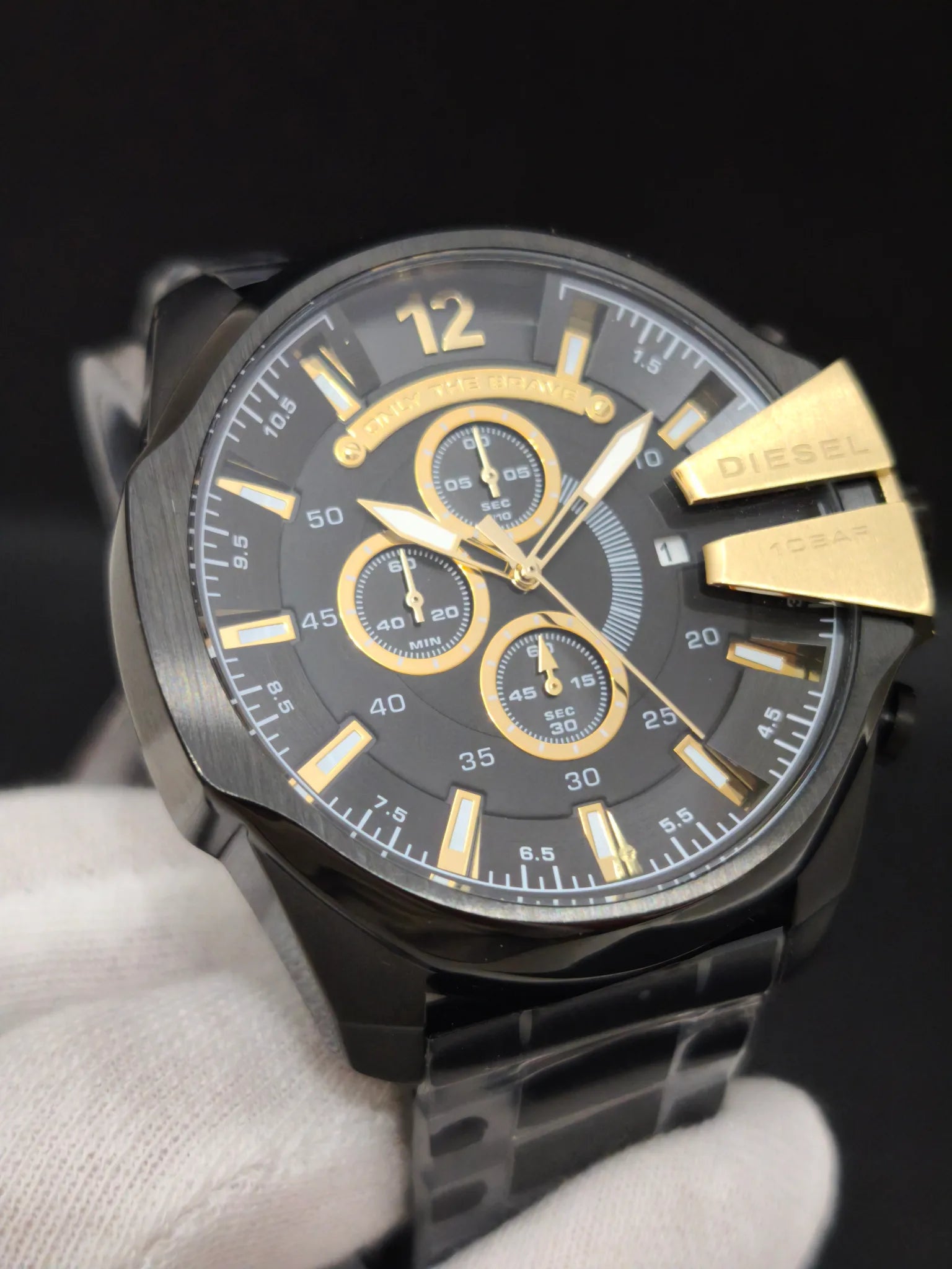 Reloj Diesel Mega Chief DZ4338 – Cronógrafo Hombre 51 mm Negro con detalles dorados