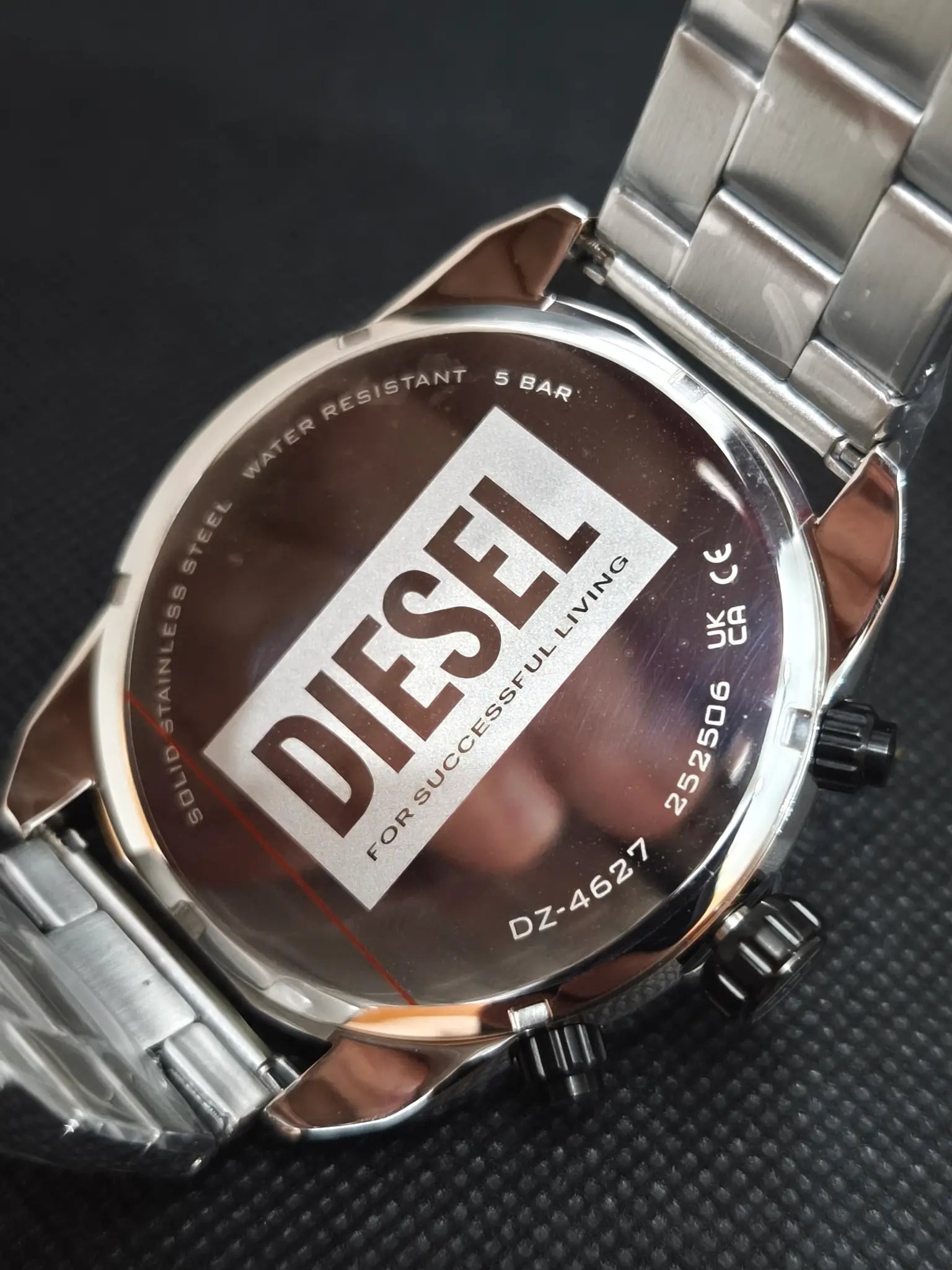Reloj Diesel Spiked DZ4627 – Cronógrafo Hombre 49 mm Bicolor Plata Dorado