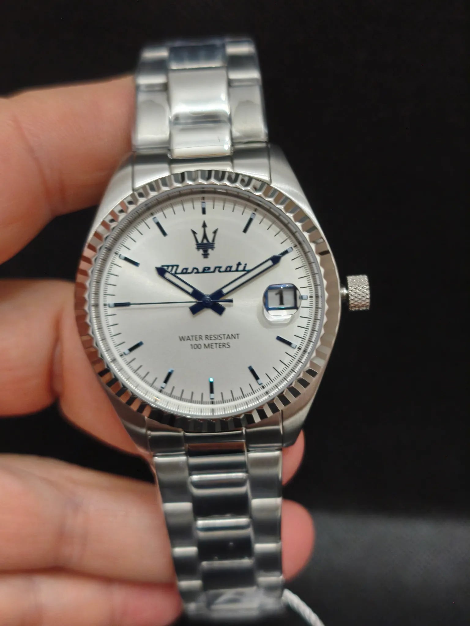 vsta frontal con fecha y corona roscada