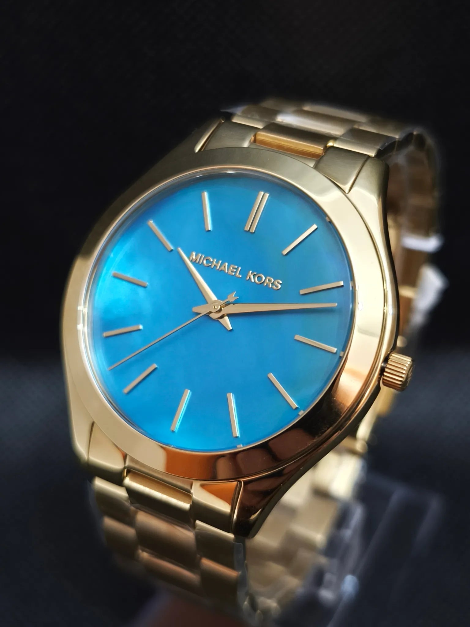 Reloj Michael Kors MK3492 Slim Runway, lateral con corona; caja 42 mm