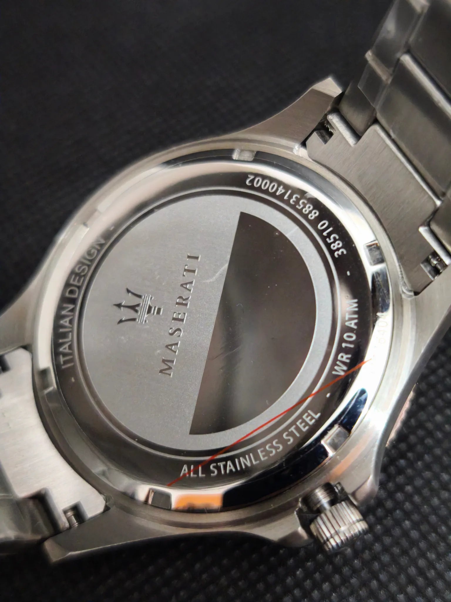 Reloj Maserati Sfida R8853140002, tapa trasera de acero con grabados
