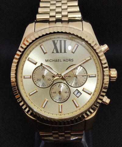 Reloj Michael Kors Lexington MK8281 con caja de 45 milímetros, bisel dorado y cronógrafo para hombre.