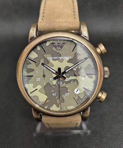 Reloj Emporio Armani AR1818 cronógrafo, caja marrón de 41 mm con esfera estilo camuflaje y correa de piel marrón.