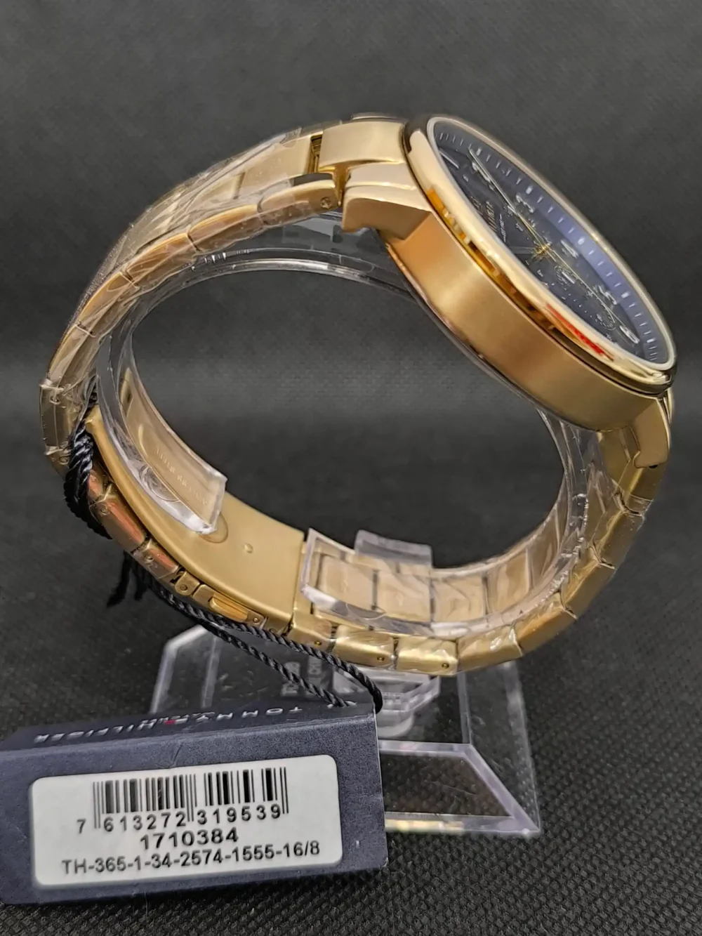 Reloj Tommy Hilfiger 1710384 para hombre con caja dorada de 45 mm