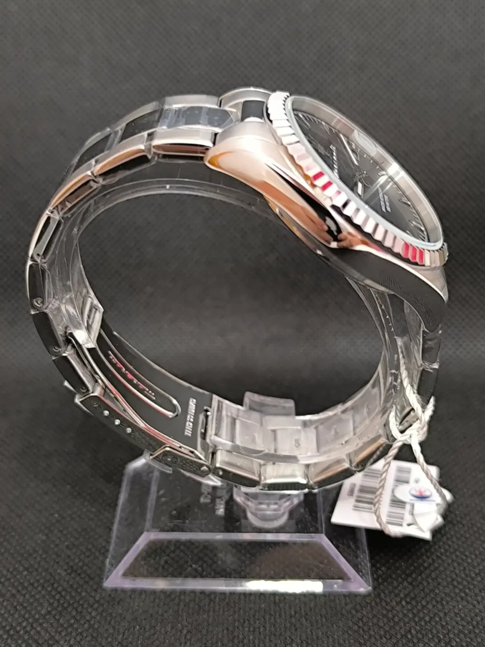 Reloj Maserati Competizione R8853100028 caja y correa de acero inoxidable, esfera negra con resistencia al agua de 10 ATM.