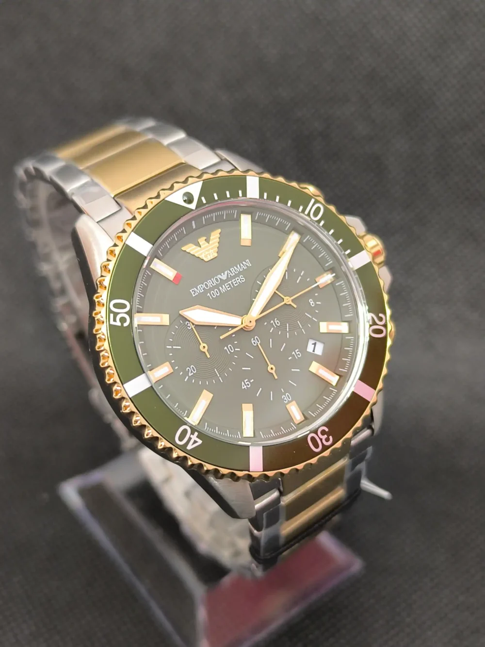 Reloj Emporio Armani Diver AR11361 cronógrafo para hombre, con caja de 43 mm.