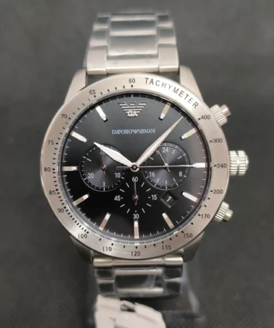 Reloj Emporio Armani AR11241: Reloj cronógrafo elegante con esfera negra y correa de acero