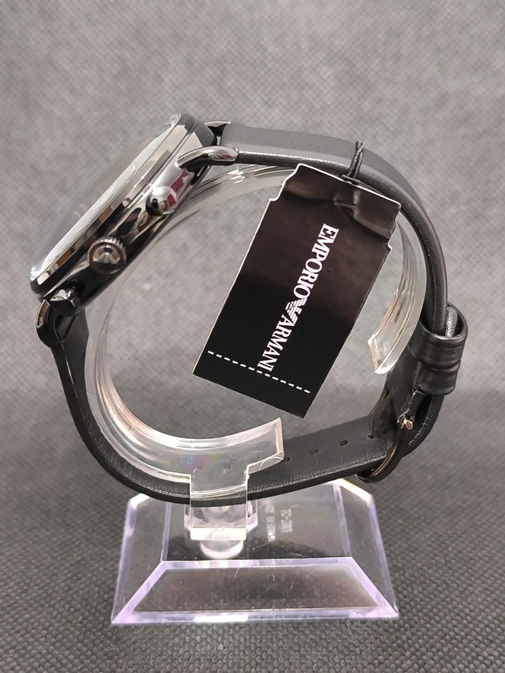 Reloj Emporio Armani AR11168: Elegante reloj cronógrafo con caja y correa negra